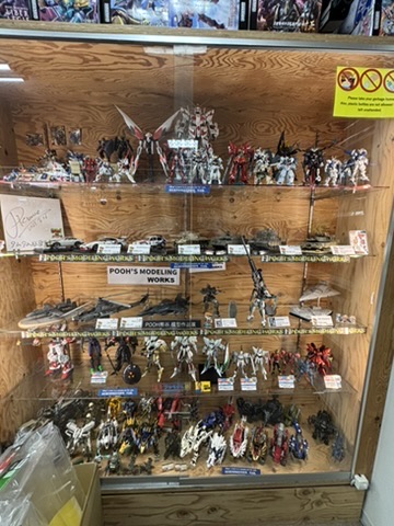 Gundam and military model kits